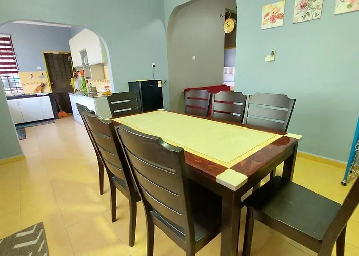 Teratak Azhan Homestay