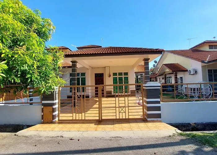 Teratak Azhan Homestay